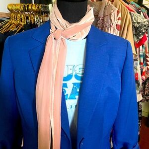 Le Suit blazer. Size 12.